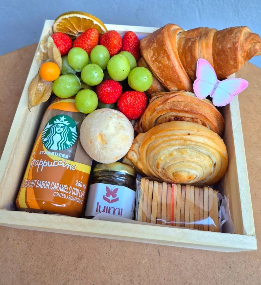 Cesta de presente delicada preparada para o Dia das Mães